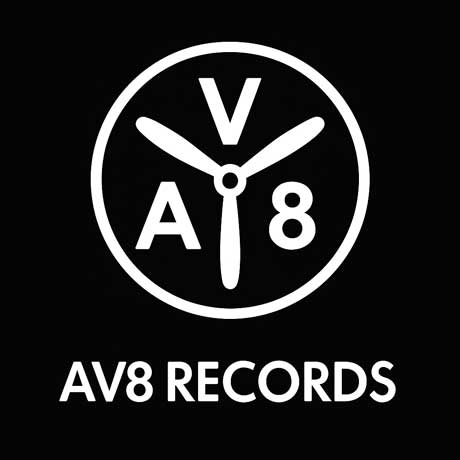 AV8